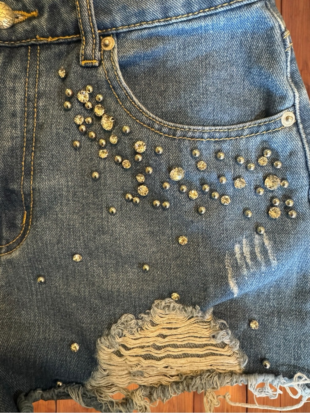 Denim Blvd Rhinestone Studded Embellished Distressed Festival Jean Shorts Medium - Picture 12 of 16